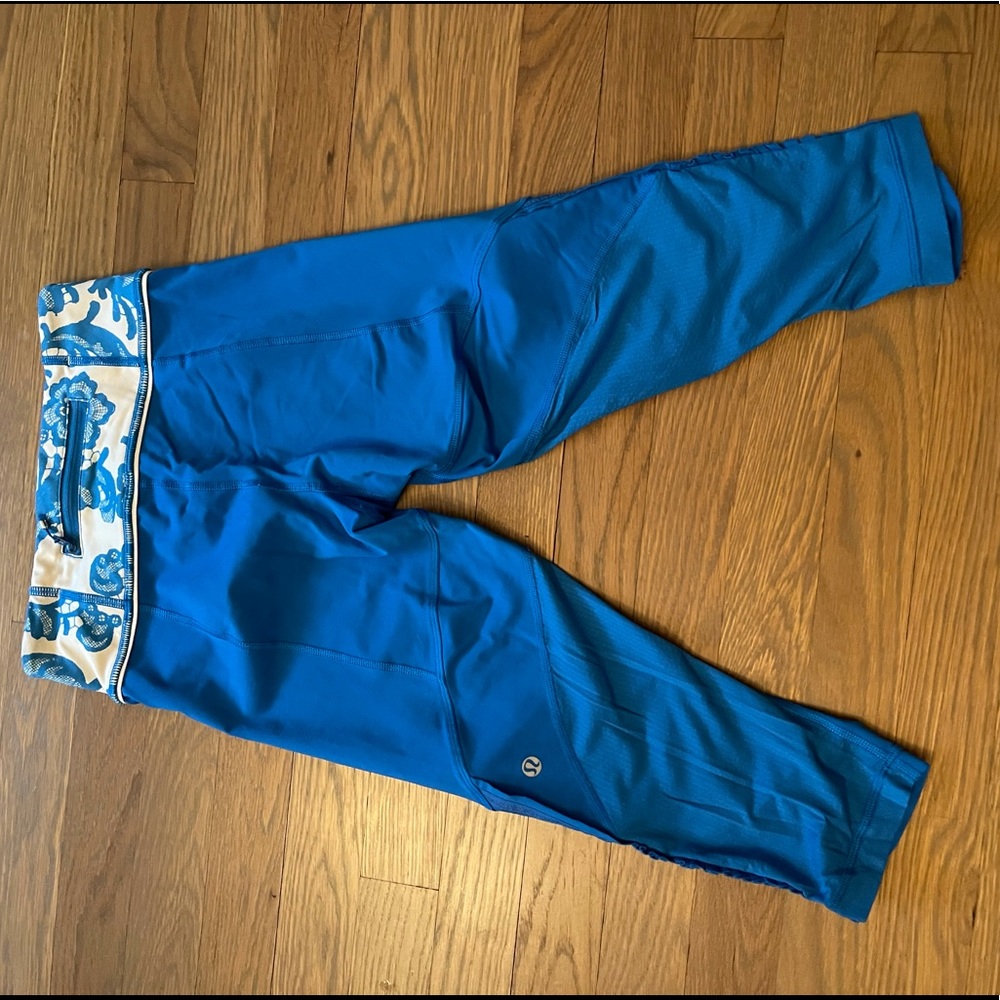 Lululemon leggings size 4